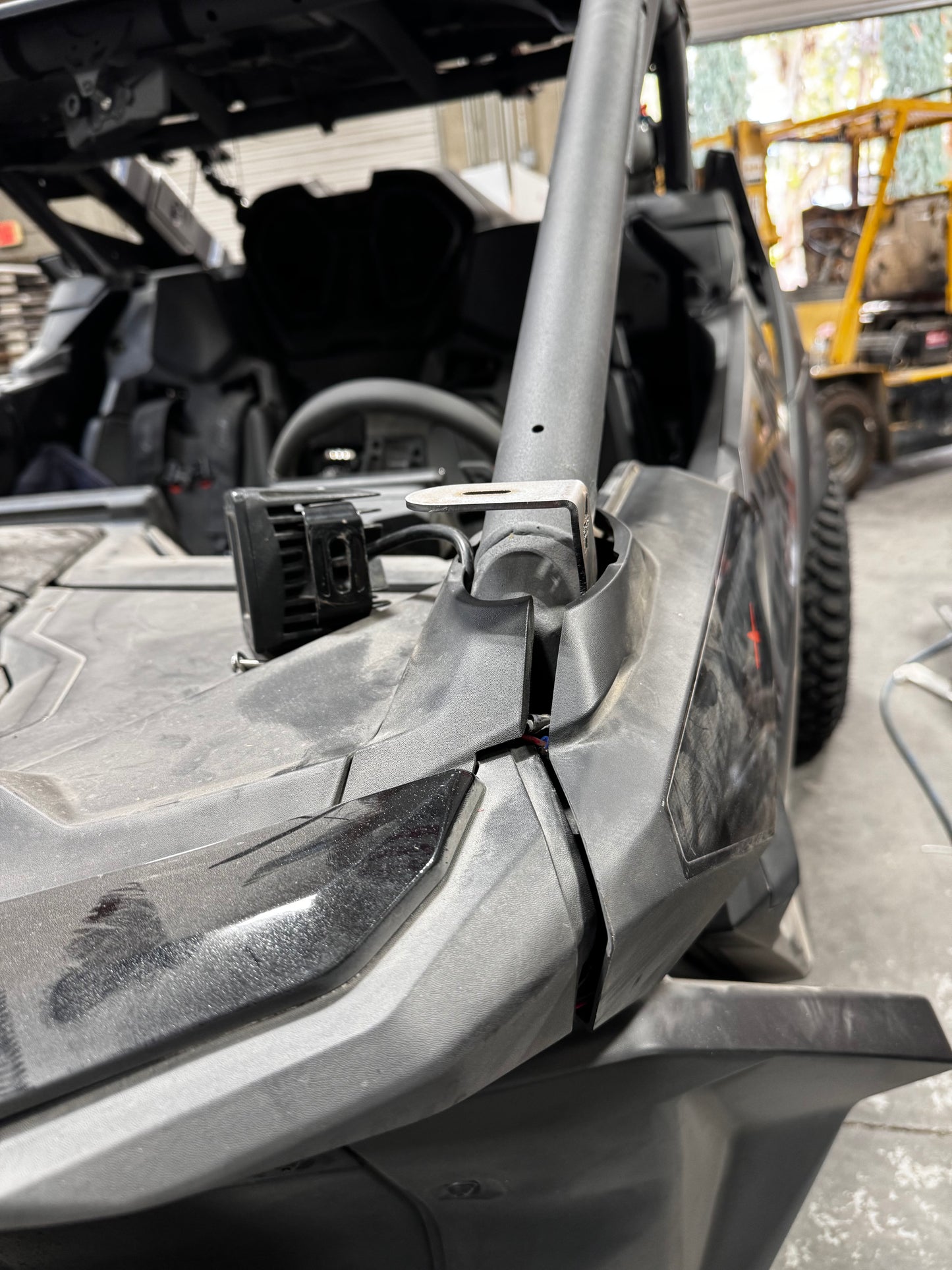 1CUTFAB Maverick R A Pillar Mount