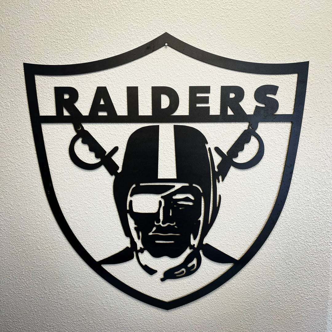 Raiders Sign